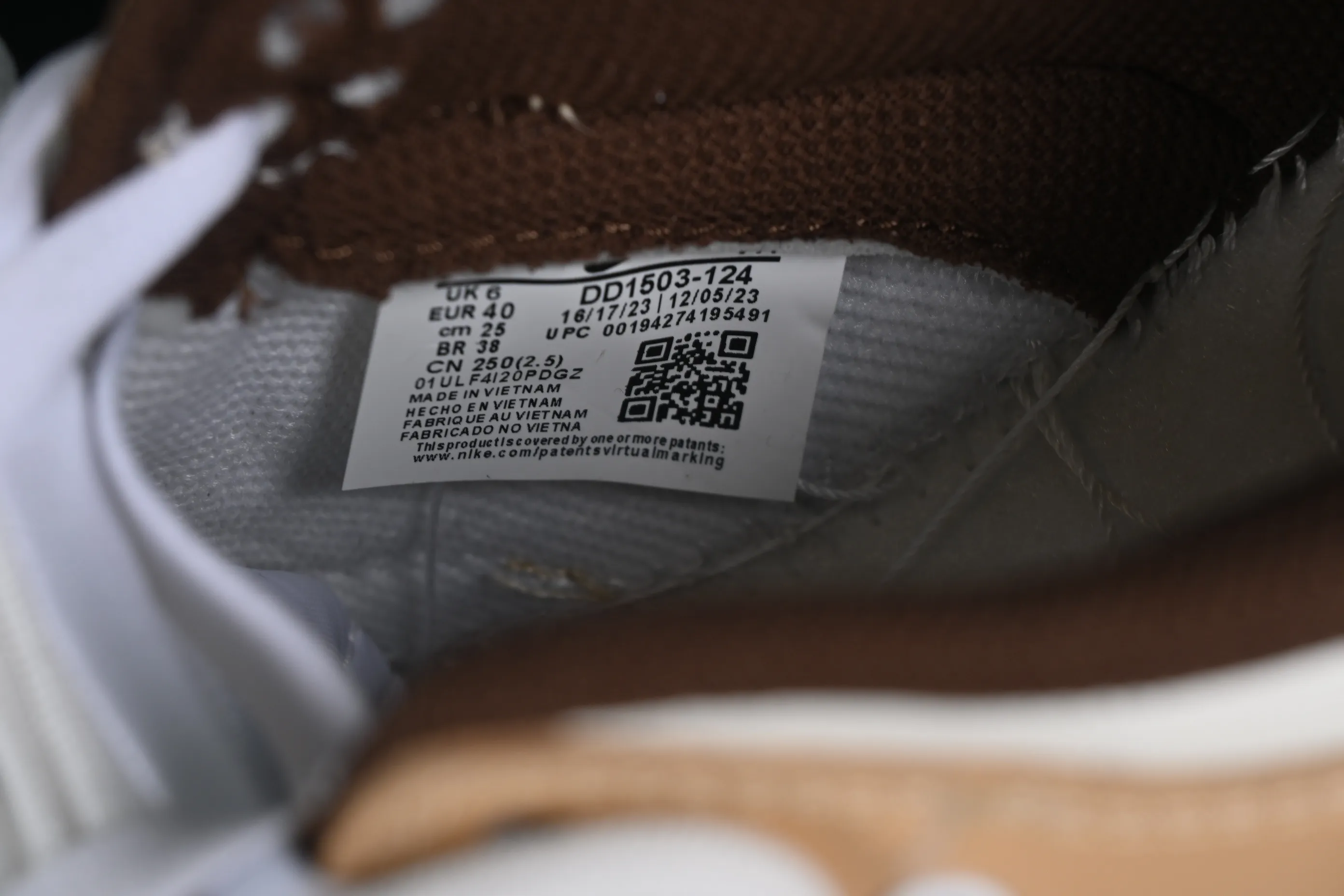 All Categories Nk SB Dunk Series Nk SB Dunk Low Low-top sneakers Nk Dunk Low Plaid Variations Retro literary style SB strappy low-top casual sneakers DD1503-124